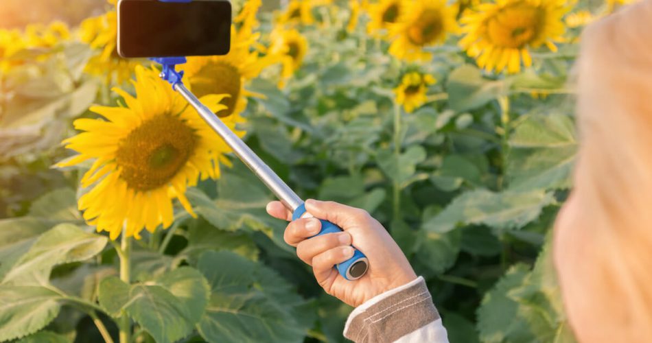 Best Selfie Stick for iPhones