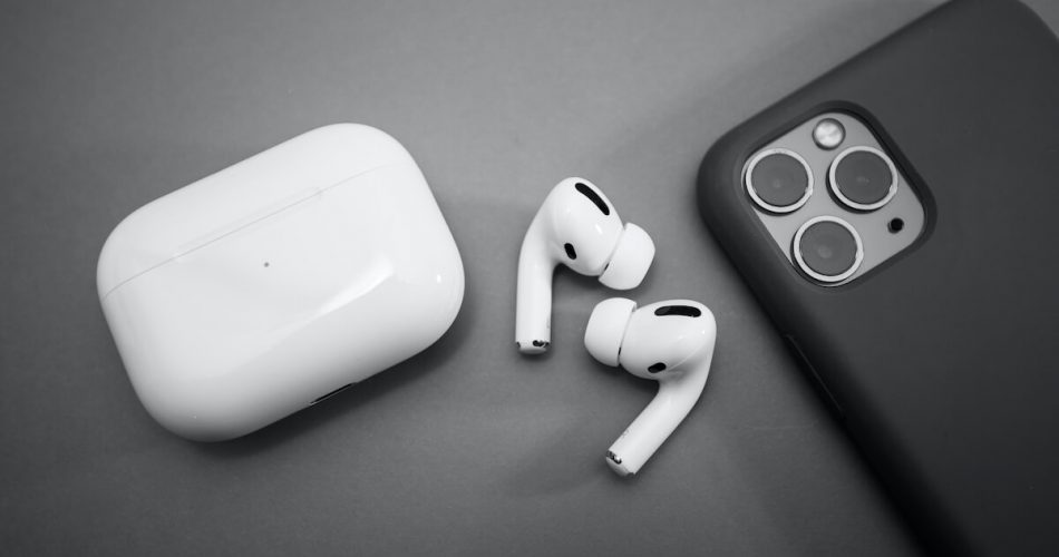 connecting airpods to iphone