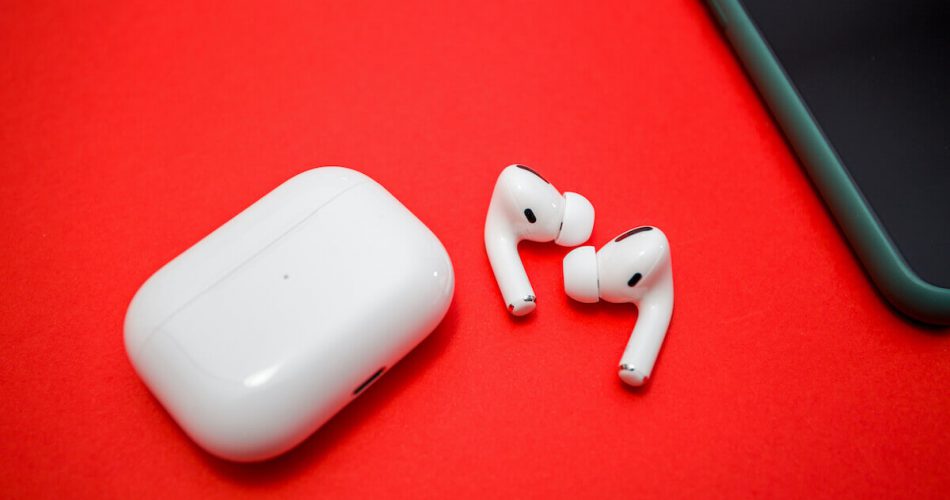 how to turn off airpods