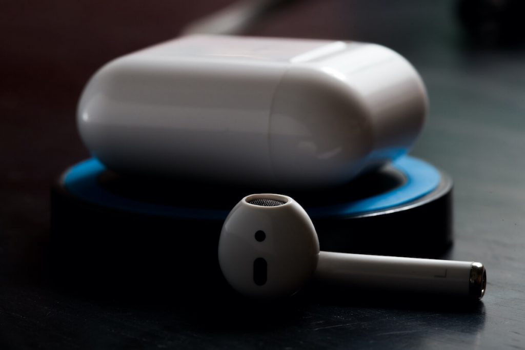 Broken left airpod clearance
