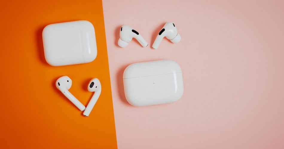 airpods pro blinking orange