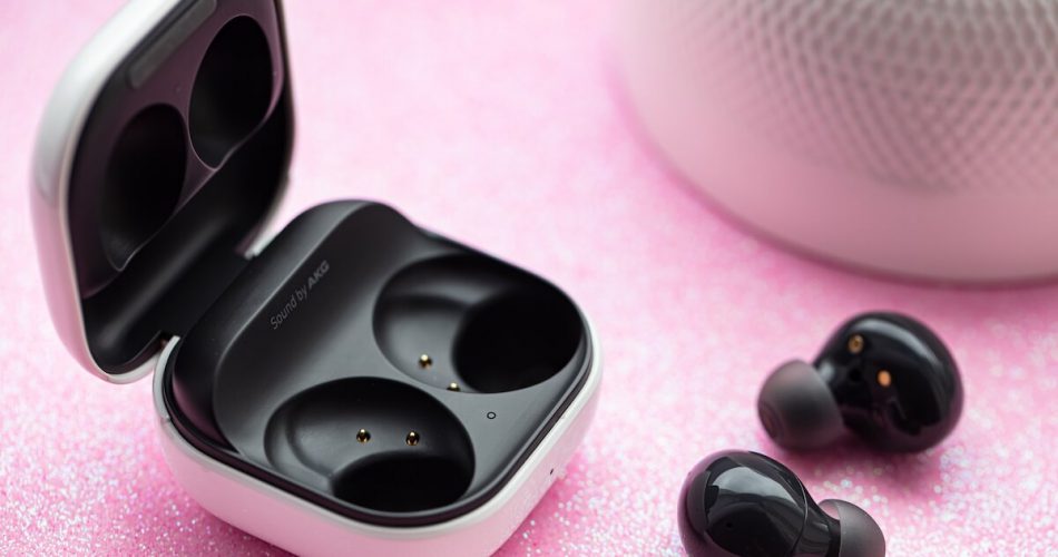 how to connect galaxy buds to macbook