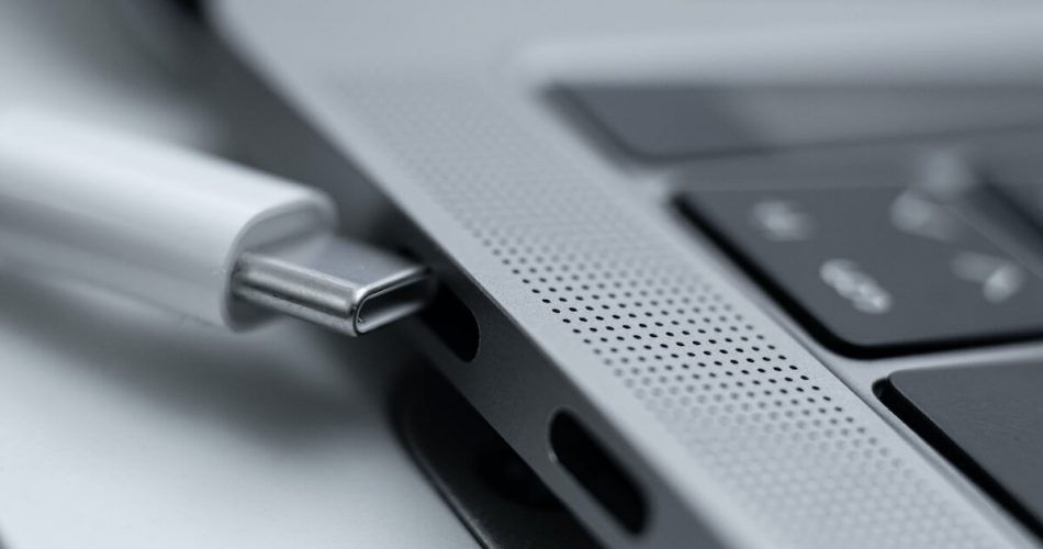 how to connect usb to macbook pro